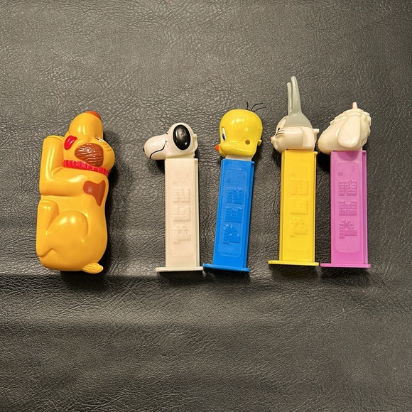 PEZ Vintage Collectible candy Dispensers, Good Condition - Picture 3 of 3